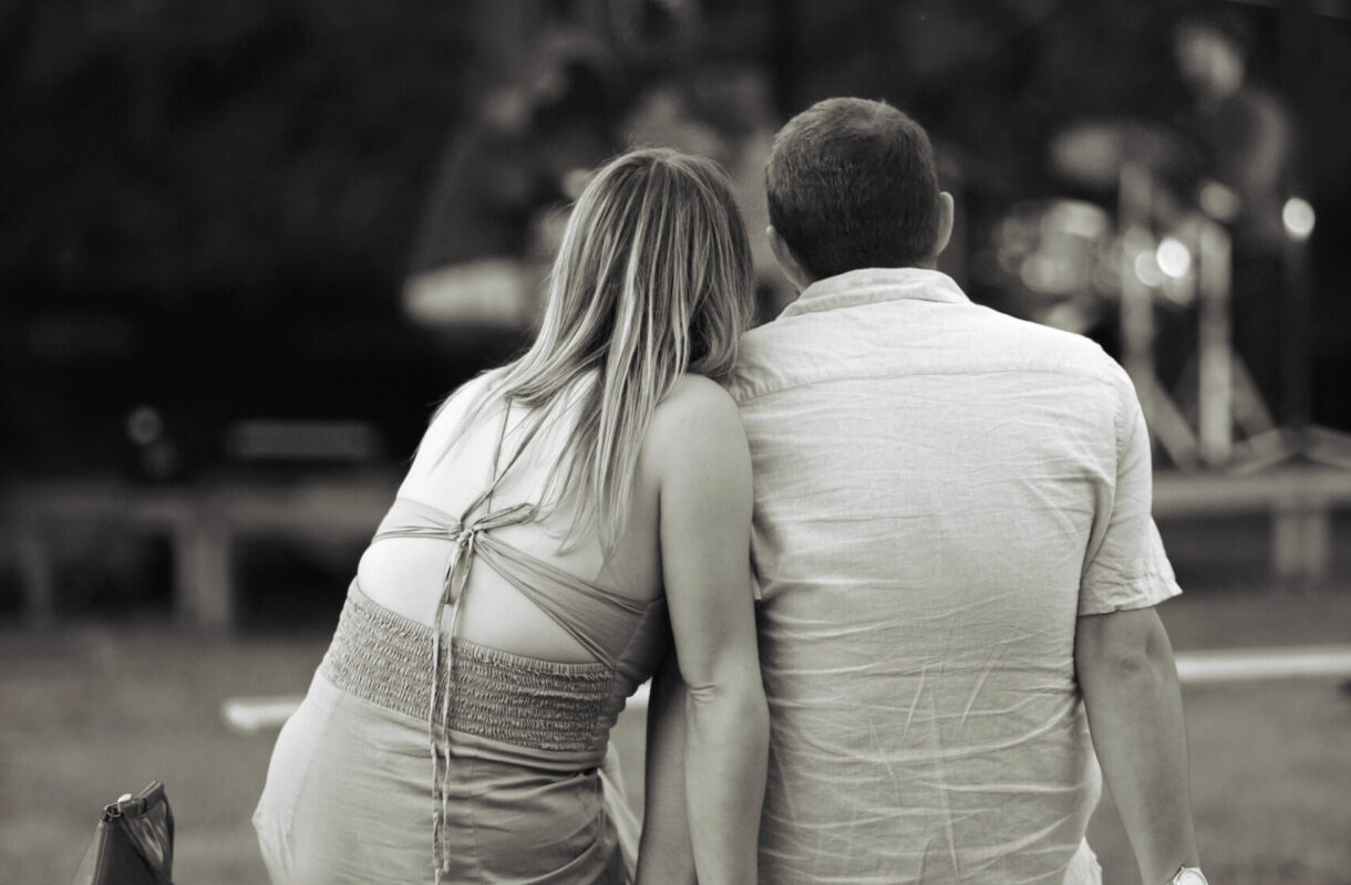 Päärchen auf der Bank